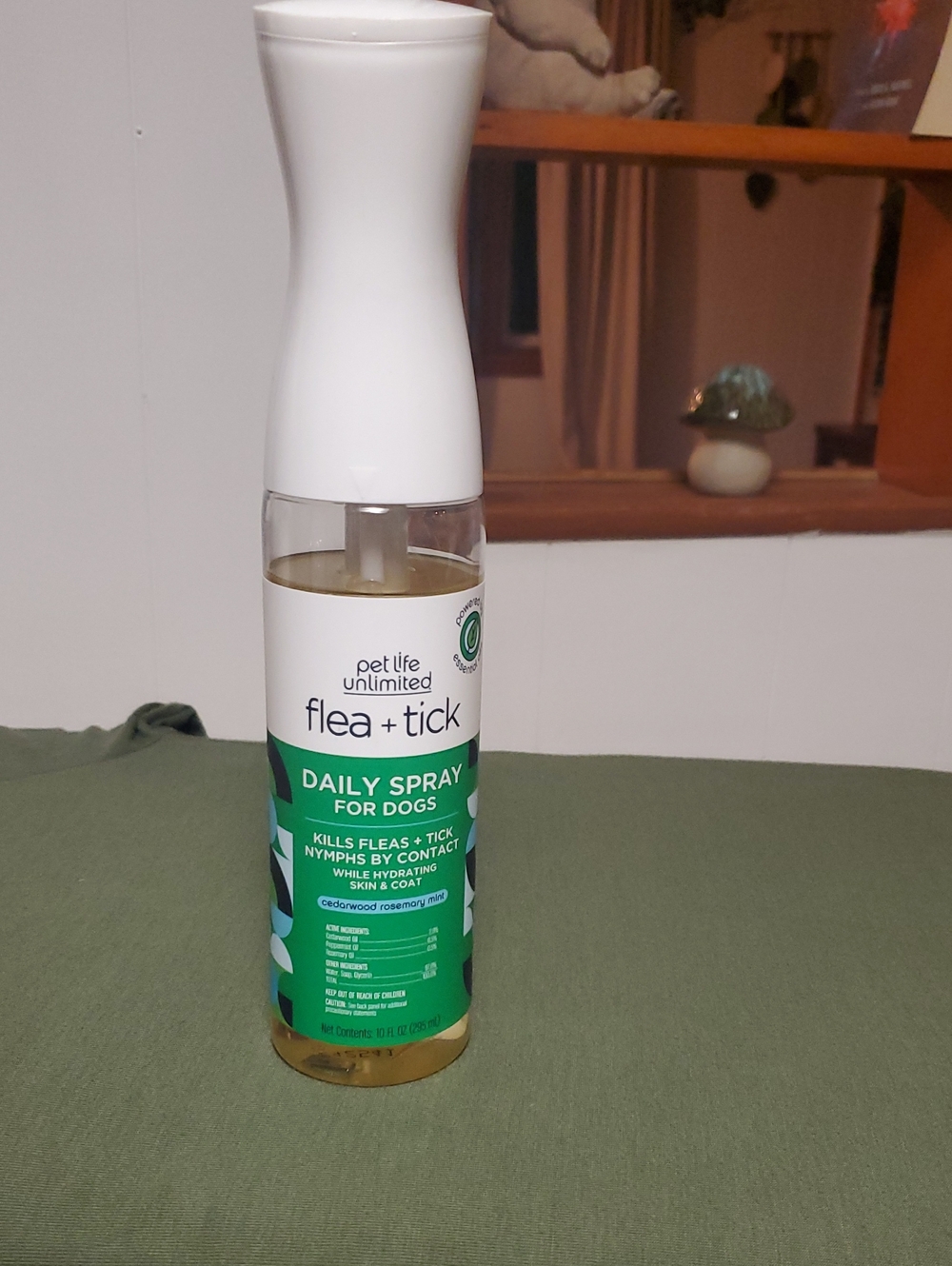 Flea + Tick Daily Spray for Dogs — White & Green